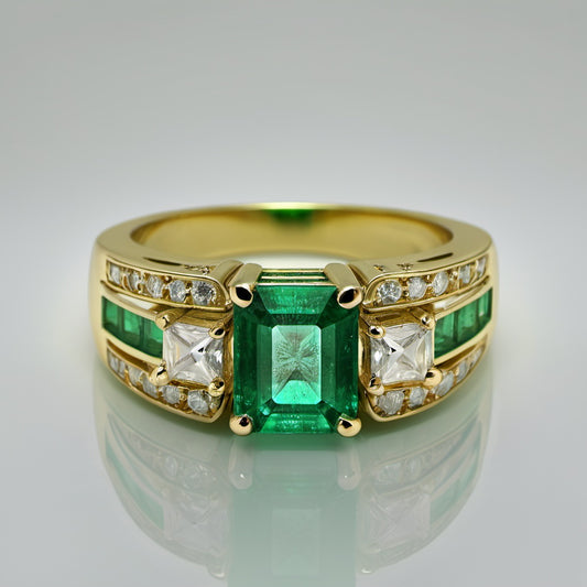 Special KVJ Design Emerald Diamond Ring