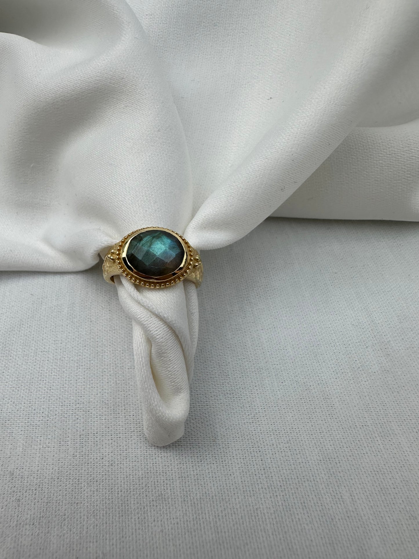 Woman’s Silver Ring Labradorite