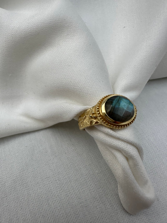 Woman’s Silver Ring Labradorite