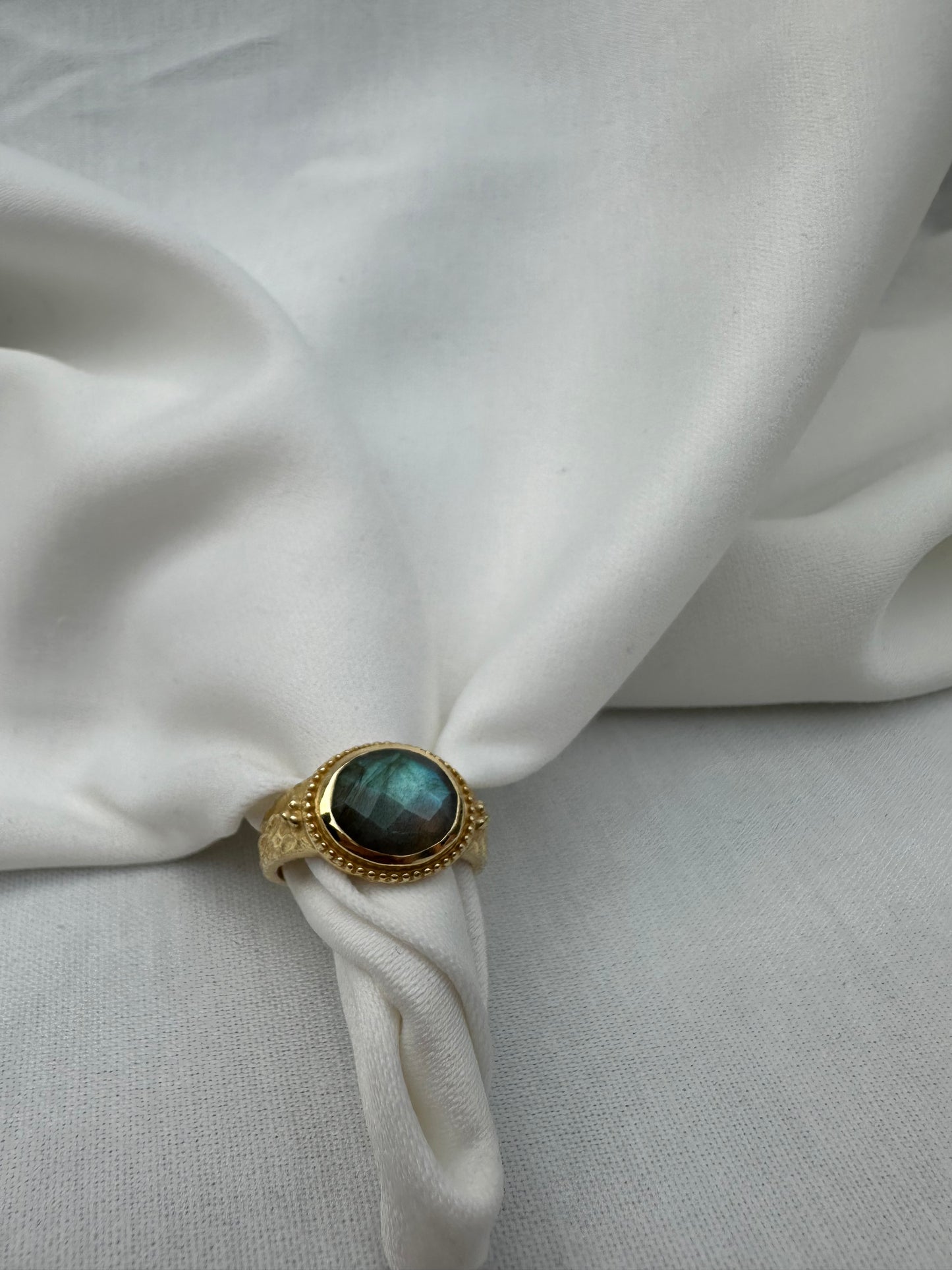 Woman’s Silver Ring Labradorite