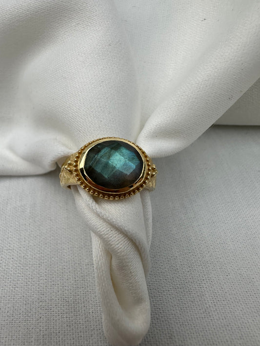 Woman’s Silver Ring Labradorite